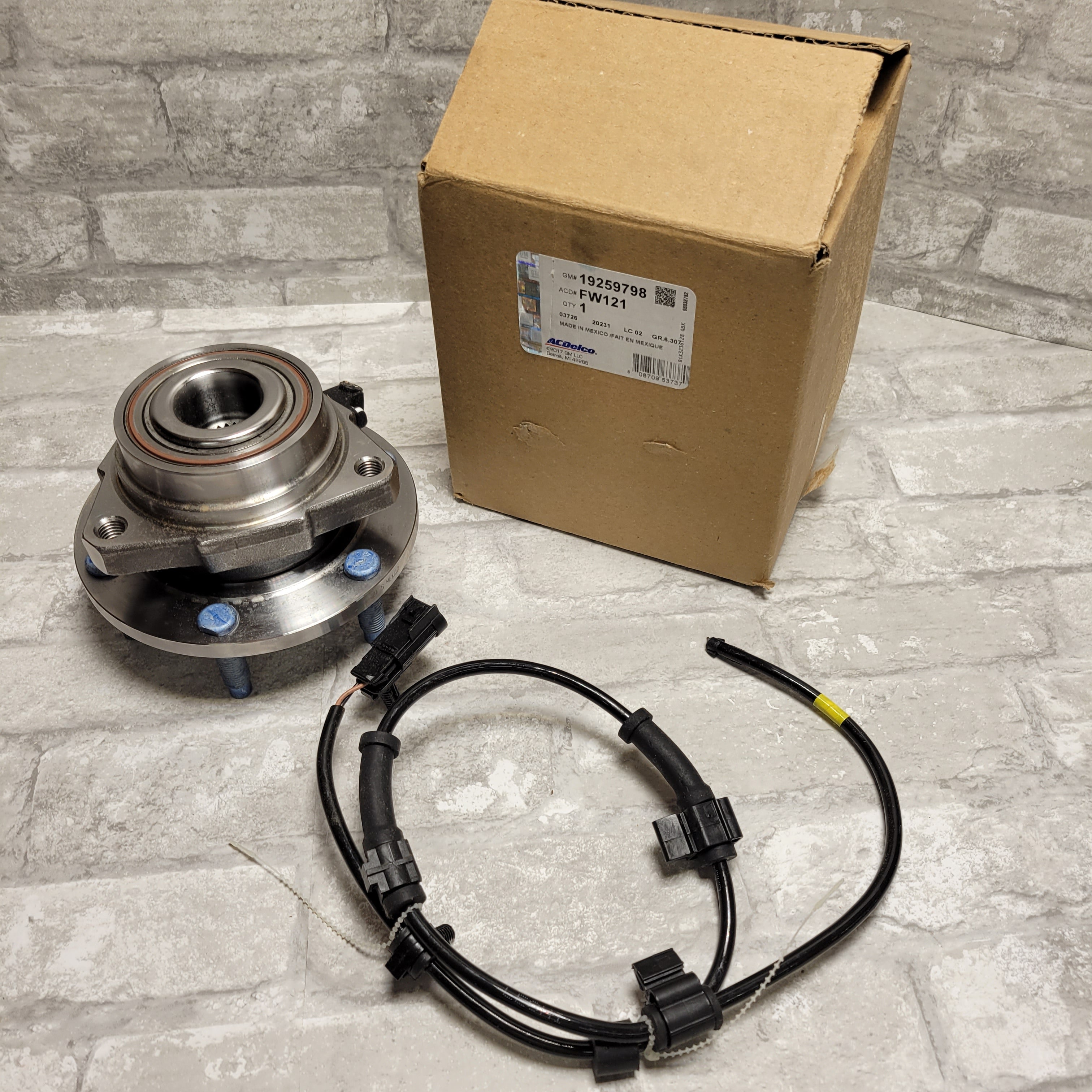 ACDelco FW121 Front Wheel Hub & Bearing Assembly w/ Wheel Speed Sensor *DAMAGED* (8026162036974)